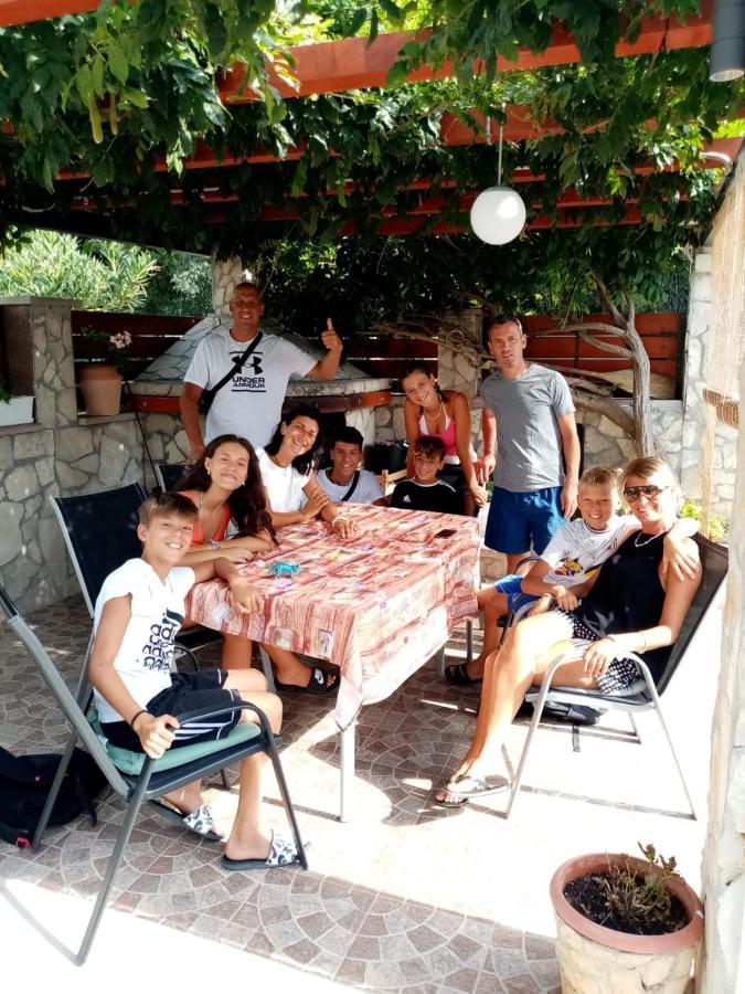 Apartmani Alma Pula Exterior foto