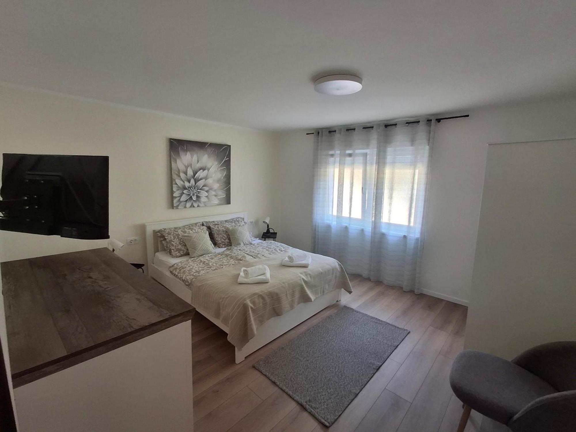 Apartmani Alma Pula Exterior foto