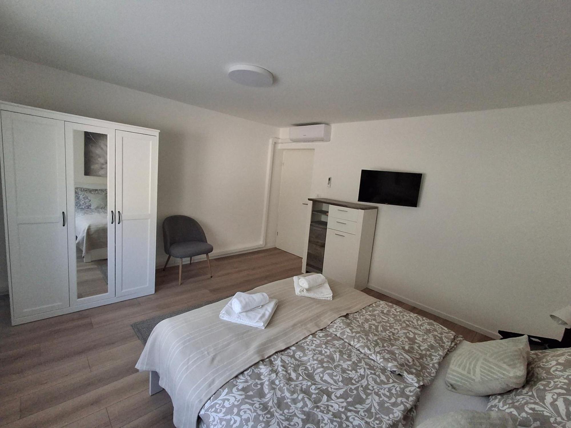 Apartmani Alma Pula Exterior foto