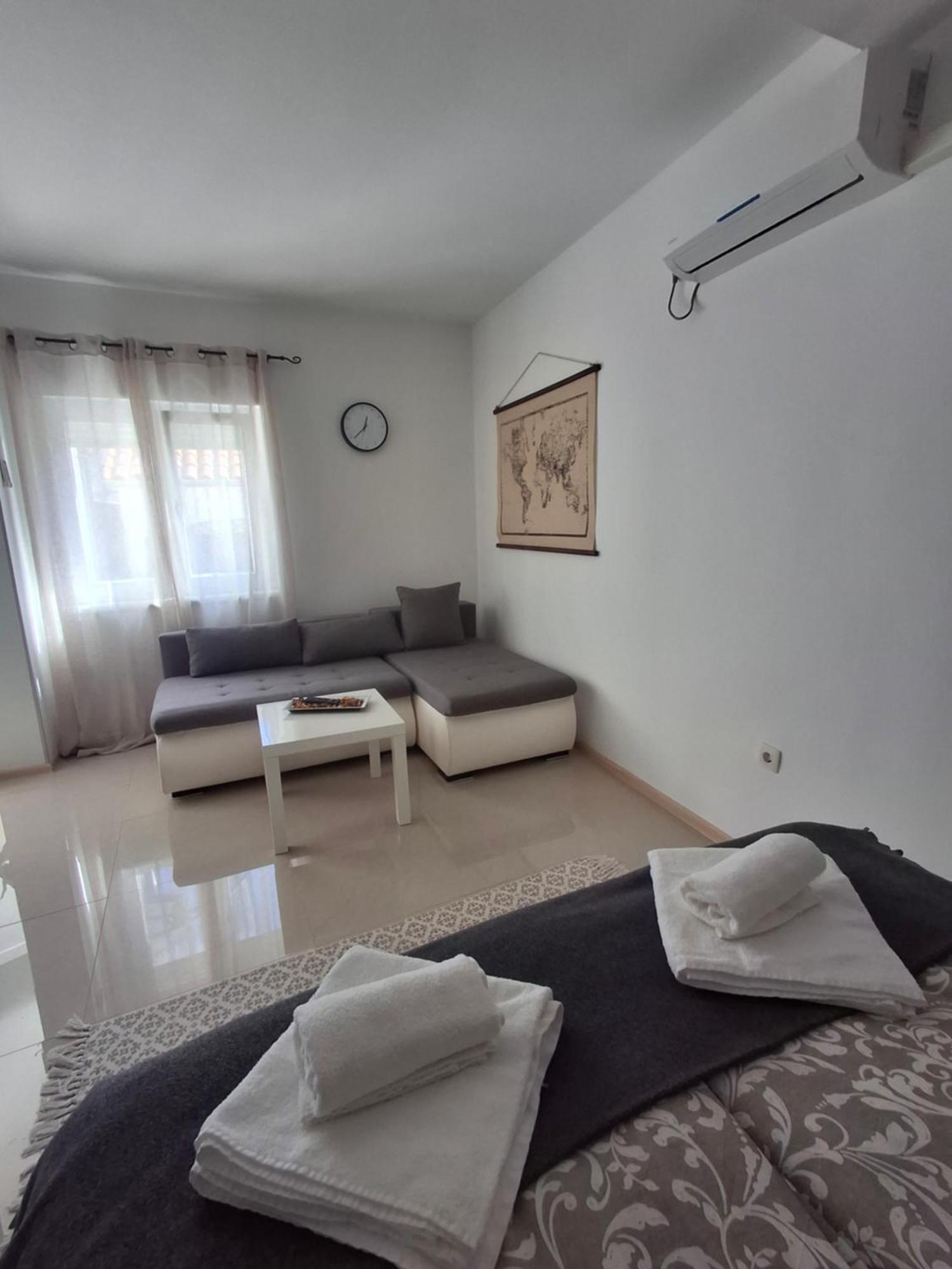 Apartmani Alma Pula Exterior foto